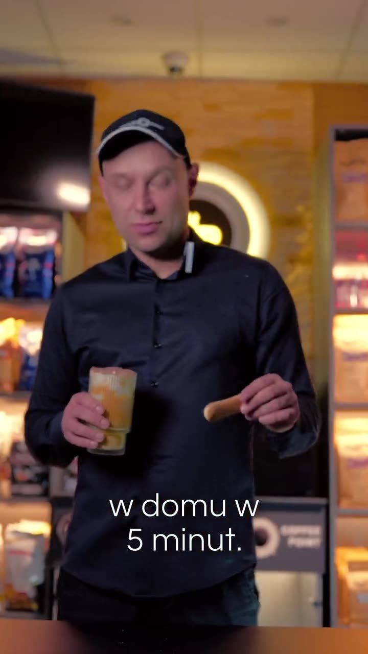 Kadr z rolki produktowej: tiramisu iced coffee