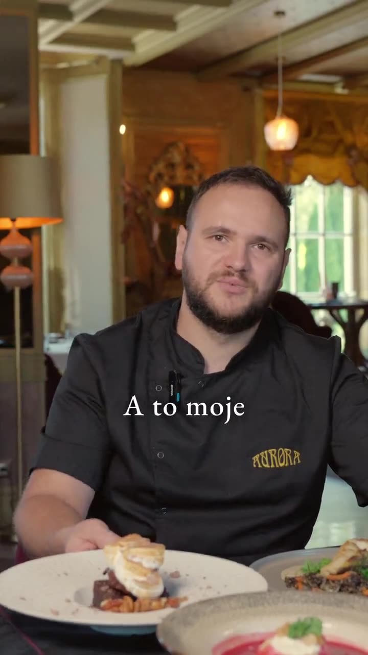 Kadr z reklamy: szef kuchni zapowiada nowe menu